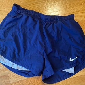 Nike L Women’s Dry Fit Shorts Built-In Spandex